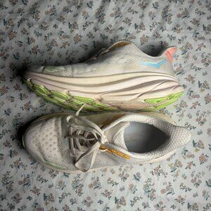 HOKA Clifton 9 Clifton Vanilla / Astral Running Athletic Shoes Women's 8